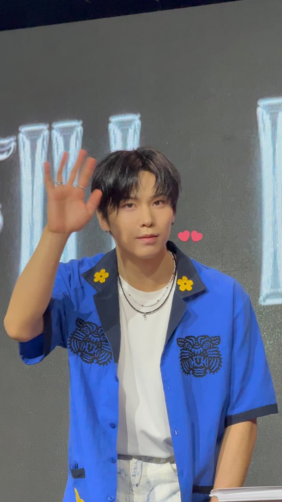 stanastro1602's tweet photo. ROCKY AT TODAY’S FANSIGN!!! SO SO HANDSOME!!!!!!!!

#ROCKY1stFANCONinManila #ROCKY #라키 https://t.co/pLmv6trWQn
