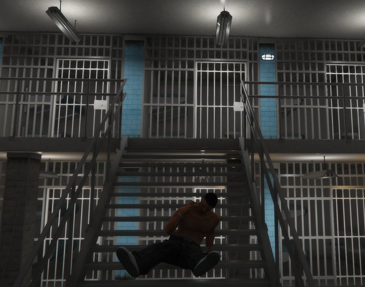 حياكم الله طلعنا بث .. والسجن للجدعااااان 😂🤣
kick.com/zikoedits