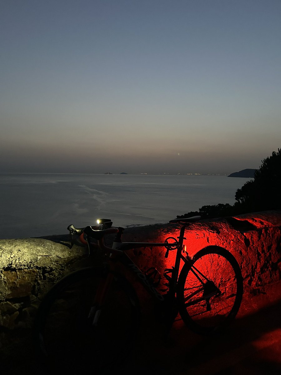 adalarda gece bisiklet sürmek gibisi yok, daha önce çokça bisiklet kullandım fakat sora apayrı her kullanışımda hayran kalıyorum 🤡