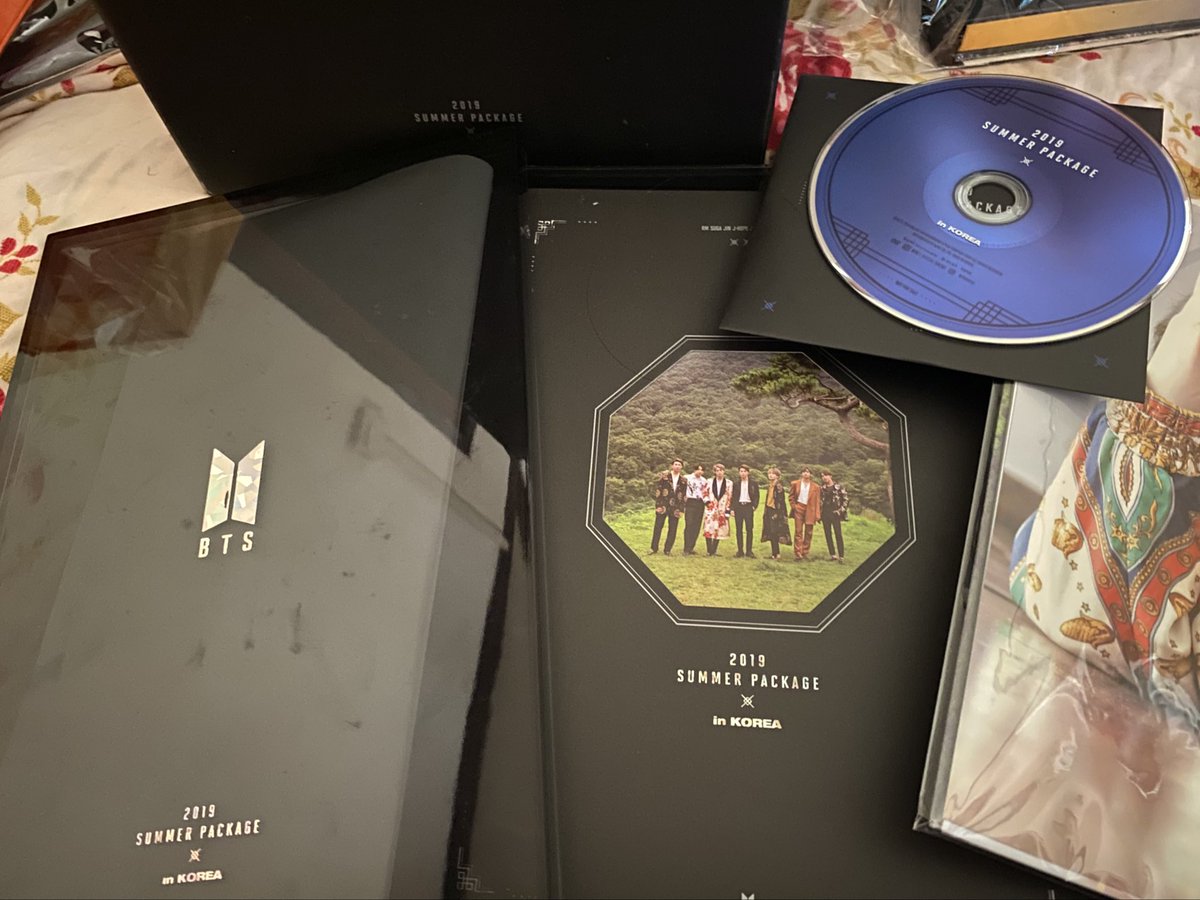 _ellyscart's tweet photo. WTS LFB IC QS PH

💐 BTS SUMMER PACKAGE IN KOREA 2019 (no drawing diary, no fan)
💐 ₱600 
💐 7/10 condi x sensi (flaws=comment section)

dm or comment to claim 🩷

bts bangtan merch cds collection official weverse rm jin suga jhope jimin v jk https://t.co/25qMZ5Qf9K