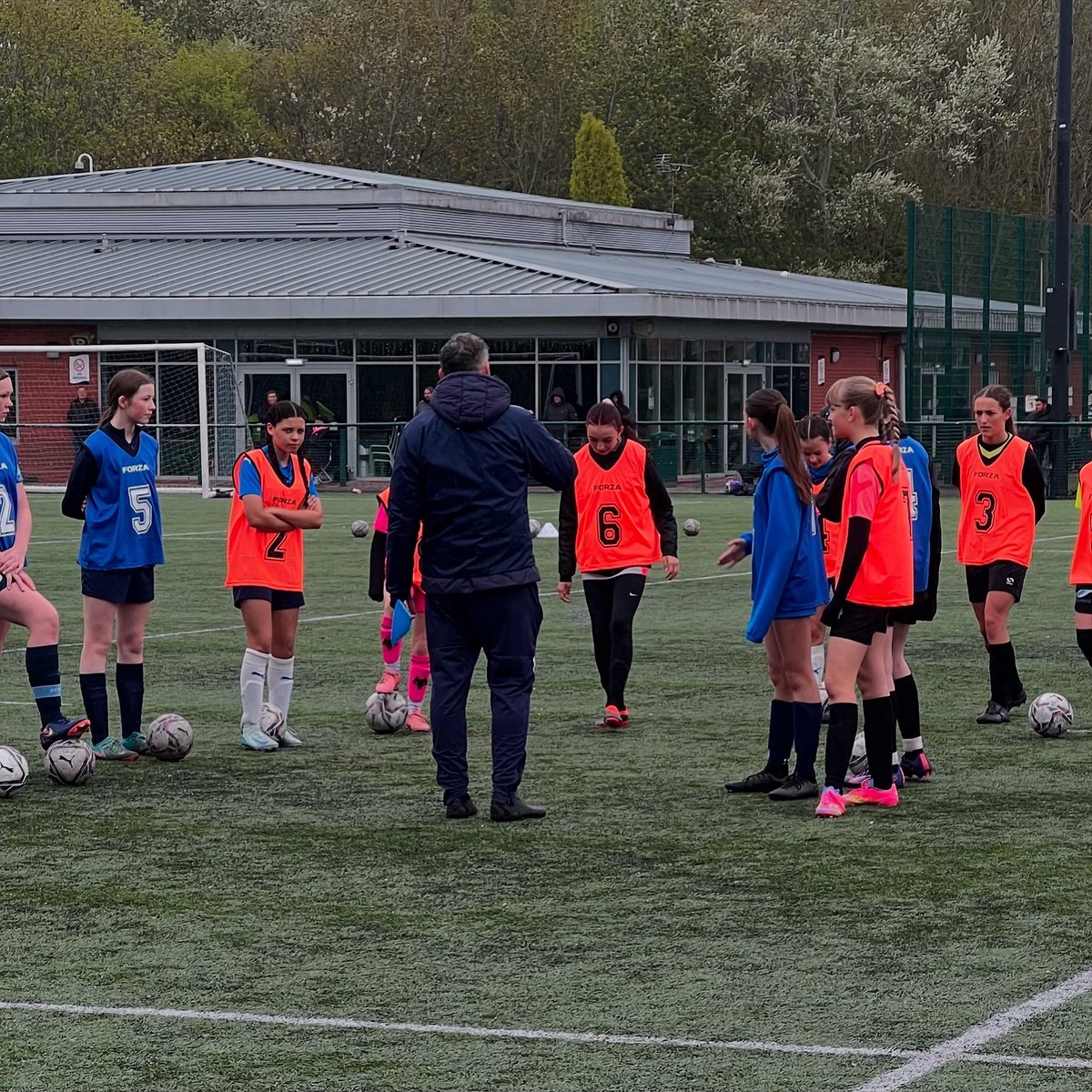 𝗔𝗖𝗔𝗗𝗘𝗠𝗬 𝗣𝗟𝗔𝗬𝗘𝗥 𝗥𝗘𝗖𝗥𝗨𝗜𝗧𝗠𝗘𝗡𝗧 ⚽️

We are looking for good level players for our under 12s, 13s, 14s &amp; 15s girls academy squads.

For further information of how to book a trial for your daughter please send her name and date of birth to 07940412669