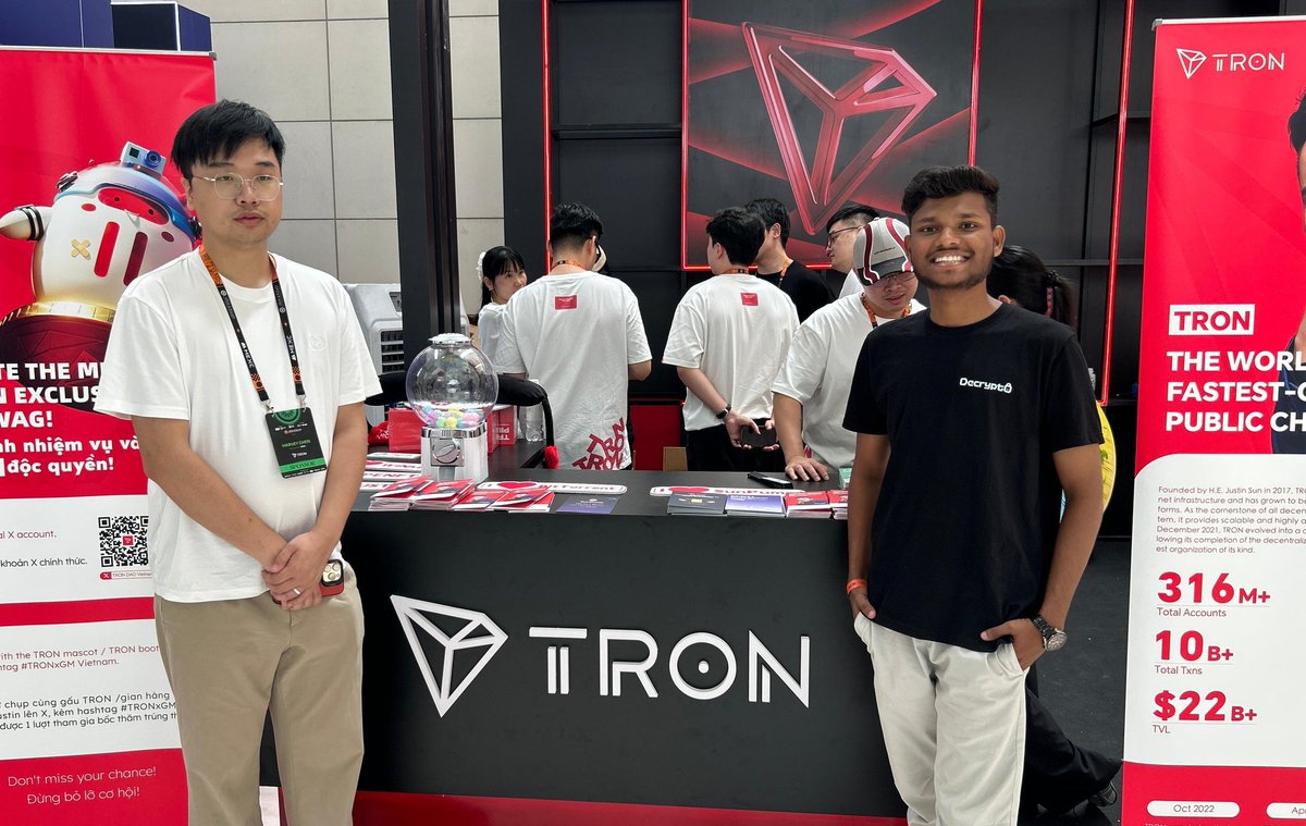 decrypt0com's tweet image. It was great catching up with the @TronDAO team at the booth during @GMVN_official 🇻🇳

Excited to see the ecosystem growing 🔥