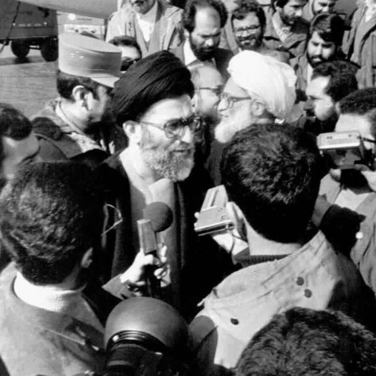 MhbanZhwr's tweet photo. به عشق کشور و رهبرم می‌خوام هرکس فالو کرد بک بدم و تو توییت آخرش منشن بذارم منتظر فالوتون هستم فقط کسایی که ممکن هستند یک منشن یا علی بذارند
یا علی❤️😁
#فالو_بک 
#حمايت_انقلابى https://t.co/a7V3VJhEIk