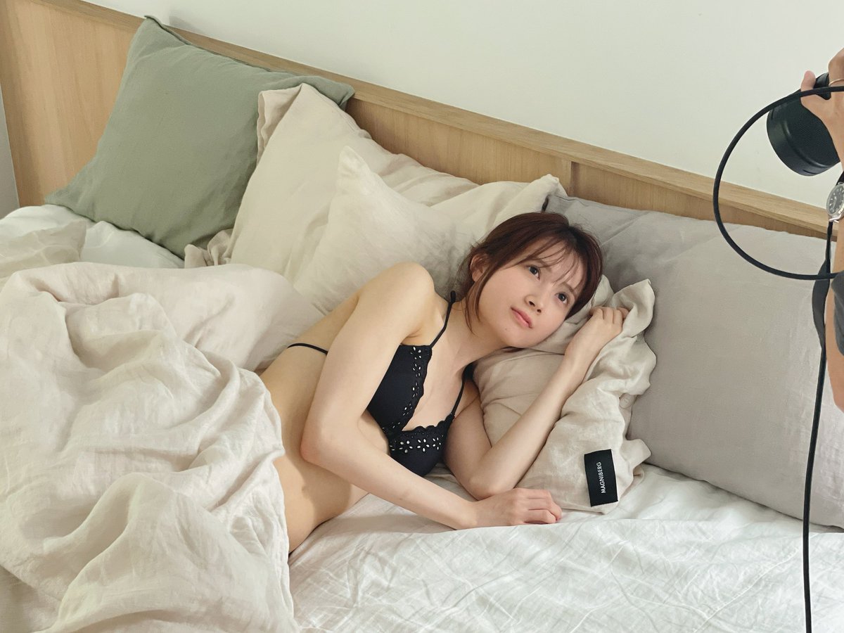 撮影中の色々な #水島美結(#AKB48) さん✨ どの衣装も抜群のスタイルで