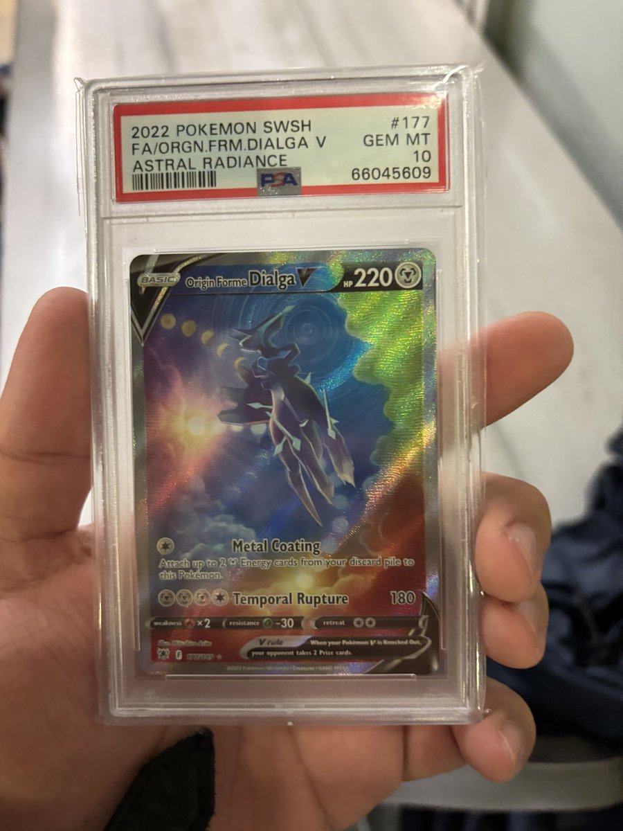 meatdownbeat's tweet photo. My drunk cousin I barely spoke to this trip randomly gave me a slab that costs 160$ ??? https://t.co/x8YSDelq1I