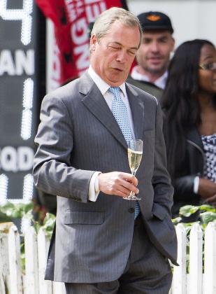Reform Party UK Exposed 🇬🇧 (@reformexposed) on Twitter photo "I probably do three or four days a year and I love racing, be it Flat or jumps" <a href="/Nigel_Farage/">Nigel Farage MP</a> at Goodwood yesterday.
Add that to the fox hunting, Lord’s for the cricket, Wimbledon, holidays to France, countless trips to the US for paid speeches to lobby groups, his business "I probably do three or four days a year and I love racing, be it Flat or jumps" <a href="/Nigel_Farage/">Nigel Farage MP</a> at Goodwood yesterday.
Add that to the fox hunting, Lord’s for the cricket, Wimbledon, holidays to France, countless trips to the US for paid speeches to lobby groups, his business