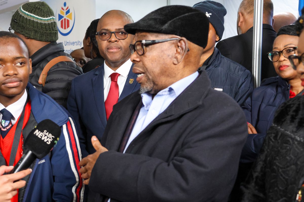 dstigovza's tweet photo. Minister Nzimande spoke to the @SABCNews about the importance of hosting the 2025 National Science Week and why through science we can improve in all aspects of society. Watch stream here: https://t.co/op5kUpoQka #SAASTA #TUT #NationalScienceWeek #NSW2025 #SouthAfrica https://t.co/yxJr4h8o70