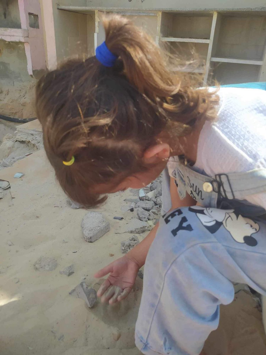 Rasha (@rashaatef19145) on Twitter photo My niece is searching in the sand hoping to find food. Where are the merciful hearts?
<a href="/Devon_OnEarth/">πππππβ’</a> <a href="/AnjaKeister/">π»Anja Keister at Gen Con π»</a> <a href="/WilksBecca/">Rebecca Wilks</a> <a href="/christopherroth/">Chris Roth</a> <a href="/pippa21336/">meme astronaut</a> My niece is searching in the sand hoping to find food. Where are the merciful hearts?
<a href="/Devon_OnEarth/">πππππβ’</a> <a href="/AnjaKeister/">π»Anja Keister at Gen Con π»</a> <a href="/WilksBecca/">Rebecca Wilks</a> <a href="/christopherroth/">Chris Roth</a> <a href="/pippa21336/">meme astronaut</a>