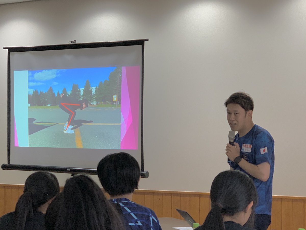sportsgifu's tweet image. 本日、#岐阜県クリスタルパーク恵那スケート場 にて、スピードスケート「未来の岐阜県アスリート育成事業」のプログラムを開催。#日本スケート連盟 から、#小原健太郎 氏と#小原悠里 氏を招聘し、トレーニング実技と座学、栄養指導を実施しました！
今日の学びを活かして頑張れ！！