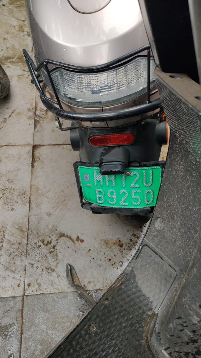 rajesh0802's tweet photo. @OlaElectric @bhash everywhere hundreds of unhappy  customers..scooters kept like garbage..
horrible customer service...repenting buying OLA https://t.co/254Yz4As4s