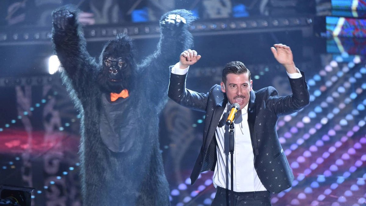 SonoBla's tweet photo. Ci sono anni in cui guardo il festival di Sanremo e mi capita di innamorarmi. https://t.co/t2NtAFZ2Q4