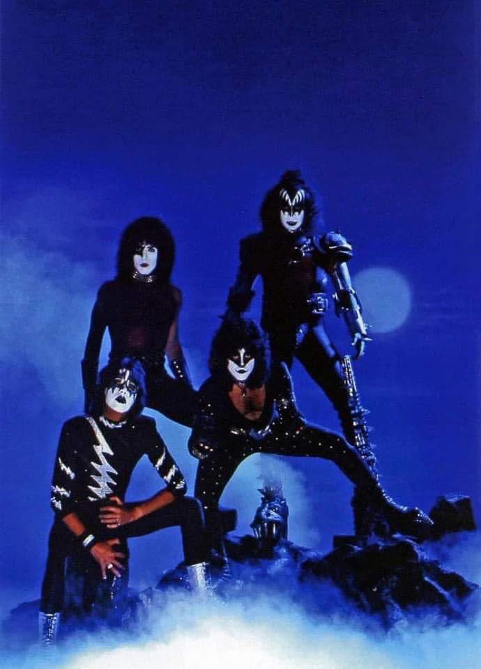 43 years ago today, August 2, 1982... A KISS did a photo session in Manhattan, New York for the album "Creatures Of The Night."