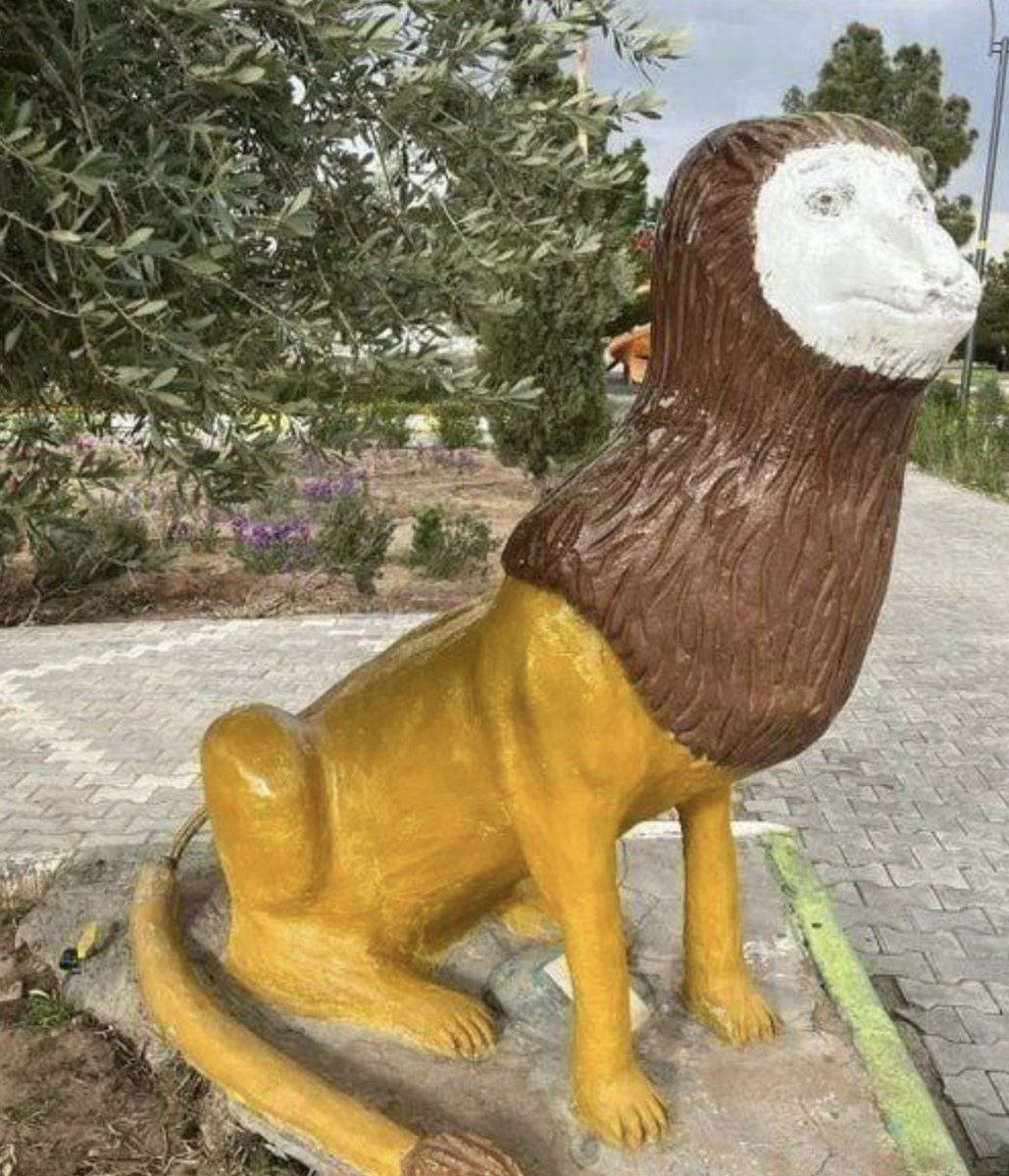 abdolah_abdi's tweet image. 🔴 دستان کوچک، پیامهای بزرگ؛ نگاهی دوباره به مجسمه های کودکان اوتیسم

💢 این روزها، یکی از شهر های ایران میزبان مجسمه هایی خاص شده اند؛ آثاری که نه از دستان استادکاران حرفه ای، که از دل و ذهن و دستان کودکان اوتیسم جاری شده اند. این پروژه، در اصل، حرکتی زیبا و انسانی برای حمایت،…