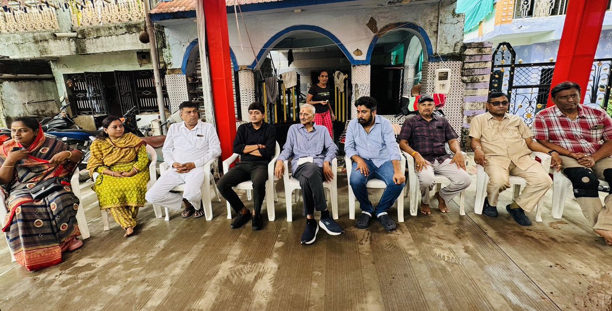 મતવિસ્તાર વટવા વિધાનસભાના વટવા વોર્ડના ગીતાનગર ખાતે વાલ્મિકી સમાજના આસ્થા અને શ્રદ્ધાના કેન્દ્ર શ્રી દશામાં મંદિરે દર્શન કરી ધન્યતા અનુભવી.
#JayDashaMaa #Vatvaward #mlavatva #mlababusinhjadav #VatvaVidhansabha