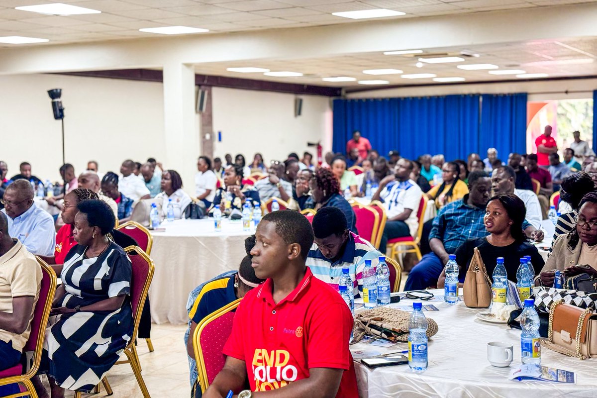 Happening Now:
Mr. Micheal Baganizi, Program Manager at UNEPI (Ministry of Health Uganda), is delivering an insightful presentation on the performance of health centers across Uganda in the national immunization program.
#RotaryEyamba | #EndPolioNow