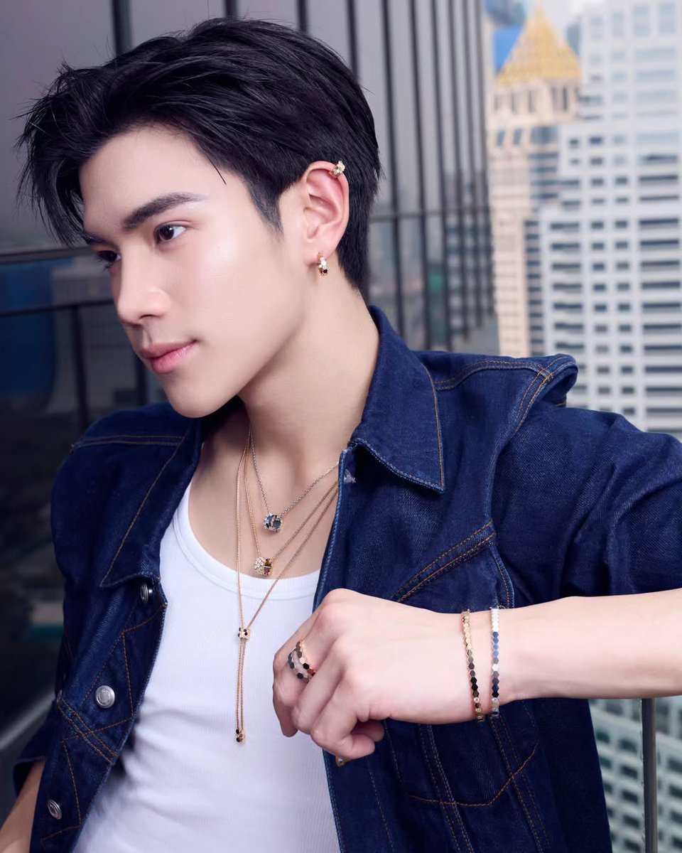 mysteriousmuay's tweet image. ปีนี้น้องโฟร์ทได้รับเลือกจากแบรนด์ global luxury และมีโอกาสร่วมงานด้วยครั้งแรก

มีนาคม: Chaumet แบรนด์จิลเวลรี่ฝรั่งเศส เป็น1ใน3 นสดไทยที่เข้าร่วม global campaign ถ่ายแบบลงไอจี

สิงหาคม: Franck Muller แบรนด์นาฬิกาสวิส FR2 Limited edition ขึ้นปกนิตยสาร AugustmanSG

#Fourthnattawat