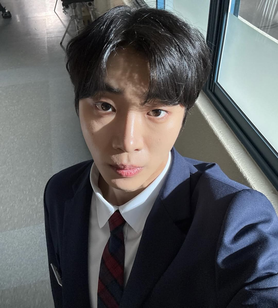 hantaesain's tweet photo. As Head Over Heels wrapped, I couldn’t help but feel a wave of gratitude. Here, I’m taking you behind the curtain sharing some behind the scenes from our shoots. From the early morning calls to the golden hour takes, the unplanned laughs to the quiet moments of focus. https://t.co/hbVJVvcgAC