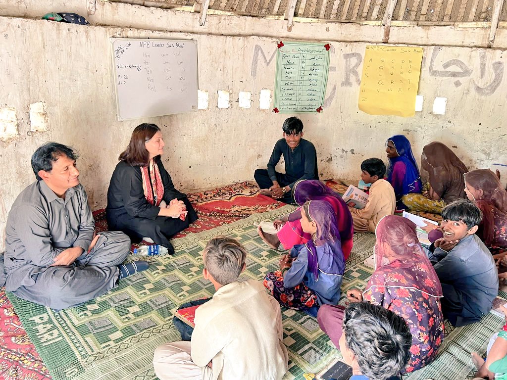 Thar Education Alliance (@tharedualliance) on Twitter photo The CEO of <a href="/MalalaFundPK/">Malala Fund Pakistan</a> Ms. <a href="/nishatriaz/">Nishat Riaz MBE</a>, visited the ALP Center in Salu Bheel, Tharparkar, supported by DL&NFE & run by Thar Education Alliance.
The girls’ confidence & enthusiasm reflected the true impact of inclusive, community-led learning.
#GirlsEducation #ALP The CEO of <a href="/MalalaFundPK/">Malala Fund Pakistan</a> Ms. <a href="/nishatriaz/">Nishat Riaz MBE</a>, visited the ALP Center in Salu Bheel, Tharparkar, supported by DL&NFE & run by Thar Education Alliance.
The girls’ confidence & enthusiasm reflected the true impact of inclusive, community-led learning.
#GirlsEducation #ALP