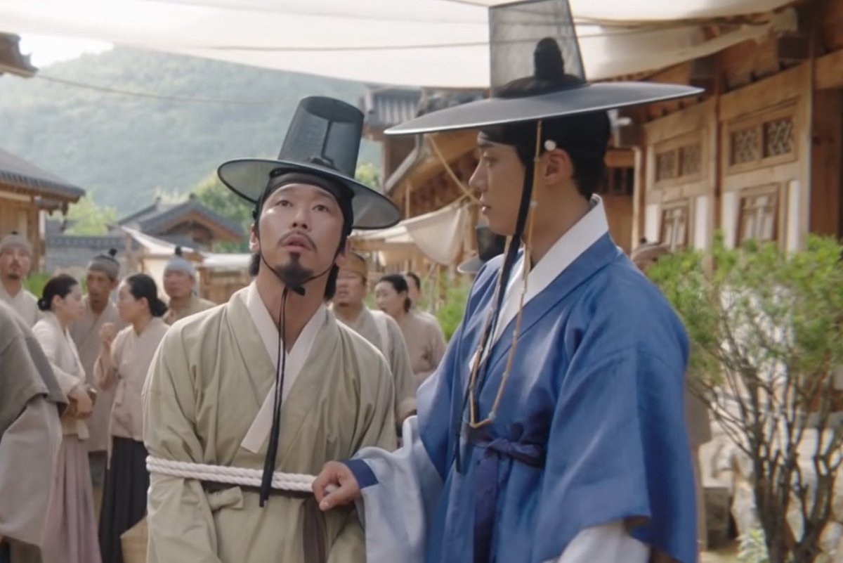 bae gyeonu and flower master but in the joseon dynasty 🏮🪭

#HeadOverHeels
#TheTaleOfLadyOk