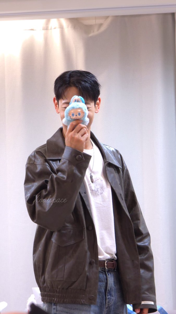 xoalspace's tweet photo. 250802 민호 에버라인 싸인회

샤월의 희망답게 희망이 뽑으시고
본인 어릴때 같으시다고 귀엽다구👶🏻

#SHINee #민호 #MINHO #ミンホ https://t.co/0r7Z8Fe840