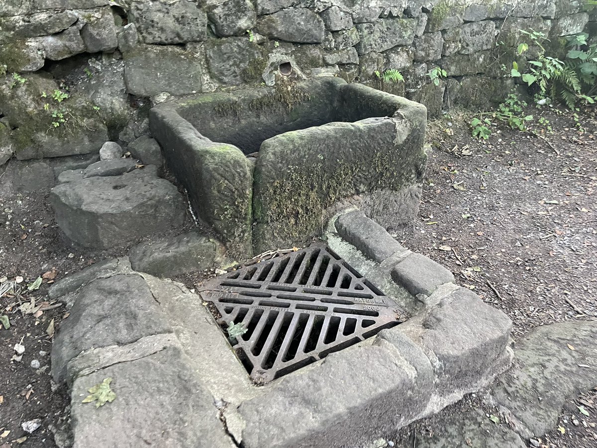 SamABaxter's tweet image. My current NENDY of Black Rocks. 3 flat out and backs with stunning views over the Derbyshire Dales. It’s not surprising how popular it is. Coolish temperature and a nice breeze.