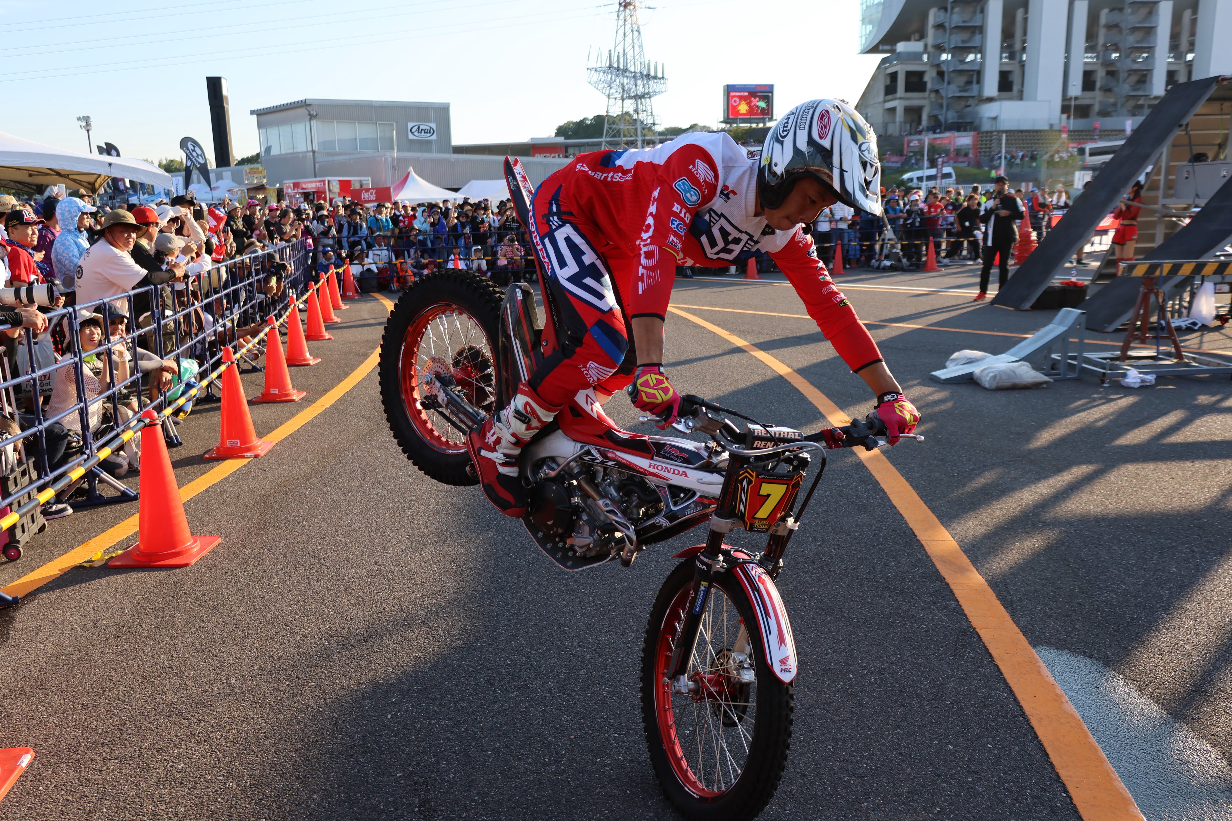 かな２０２０5年年マナビー後期 CONVERSE ✕ 可哀想に！ | ABC-MART GRAND STAGE