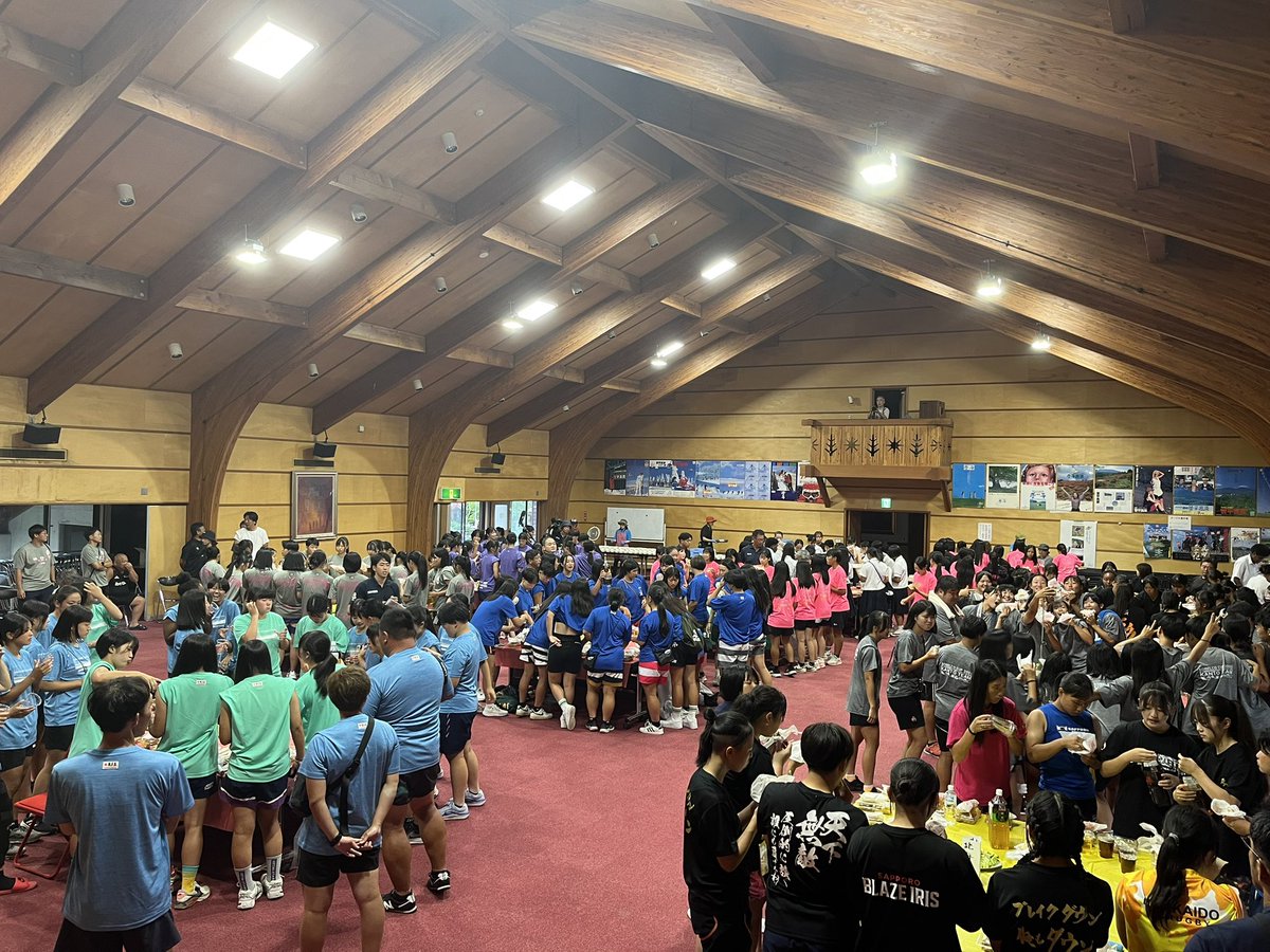 女子レセプションスタート‼️💃

明日の試合では、敵ですが
今日は存分に仲を深めていきます🏉🤝
これもラグビーの良いところ😚

#KOBELCOCUP #高校ラグビー　
#女子ラグビー　#菅平