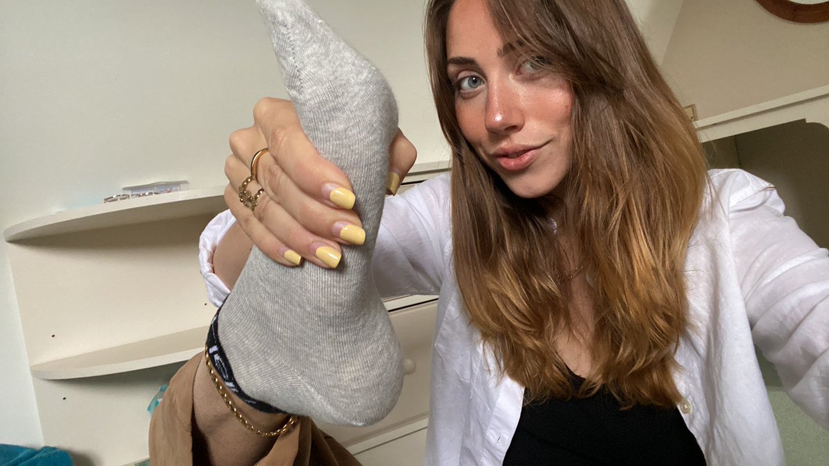 Omg look at my new CK socks, they’d look so good on your face!