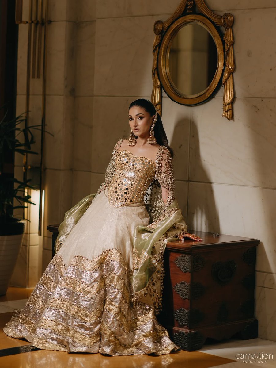 MonsoonWeddings's tweet image. For the bride who wants to blend tradition with shimmer, this gold mirror-work lehenga is the perfect pick for a soulful Sufi night. 

Every twirl catches the light, every step feels like poetry. ✨💛

📸 @camlition_productions

#weddingmakeupideas
#weddingmakeuplook #makeup4glam