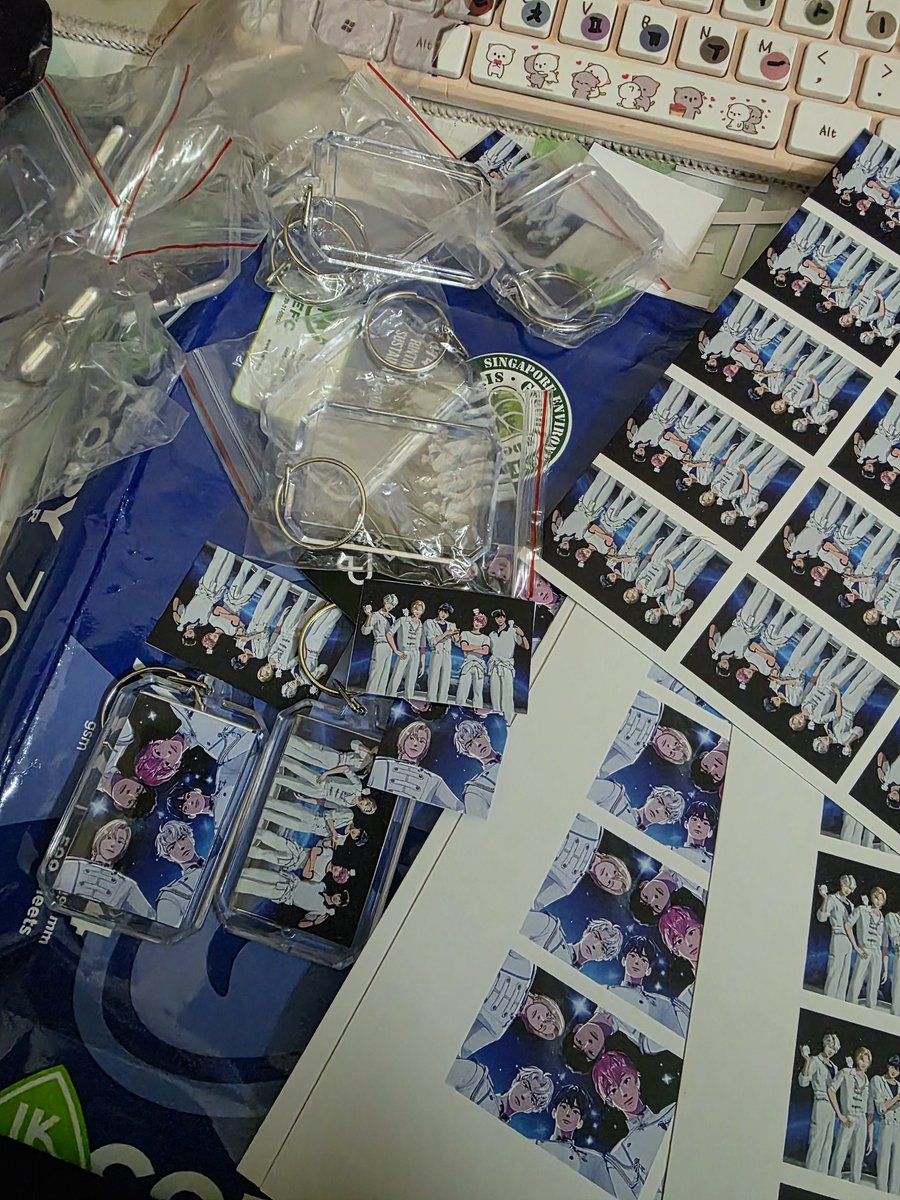nhdiraz's tweet photo. I'm in the middle of preparing freebies for I-City Shah Alam Pllis. I made it by myself so, hope you guys love this ☺️ Don't forget to claim yours! Limit to 40pcs only. Siapa cepat, dia dapat ya 🙌🏻 #FreebiesMYPllis_ICT #AdoptAMYPlli_ICT https://t.co/t5xOTktRt8