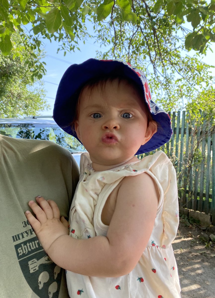 привіт, я Сонечка і сьогодні мені рік 🥰

привітайте мене будь ласка донатом на цю баночку ❤️

send.monobank.ua/jar/3qbL8ny41T

мені є кому дякувати за її життя - <a href="/ReznikRina/">нінкасі</a> і за фінансову підтримку громади.

Софія борець і майбутнє України, двічі пережила події які не кожен дорослий