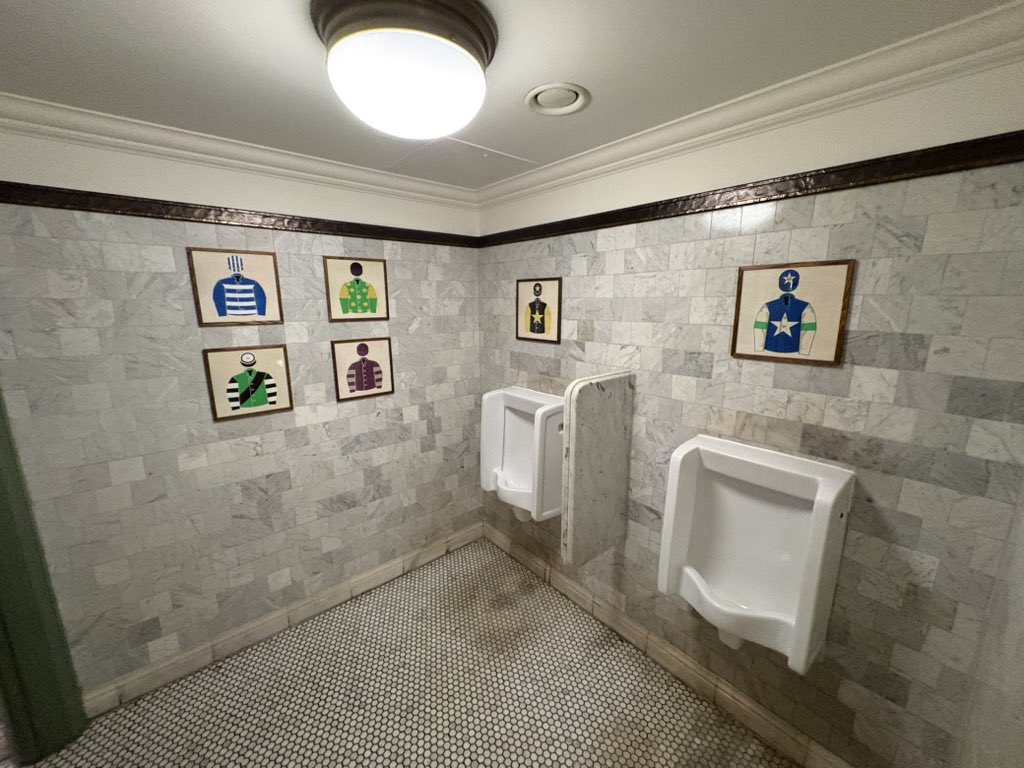 Never thought I would be thinking of Coo Star Sivola whilst I was having a pee

The Ivy in Cheltneham nailed it 👏🏻