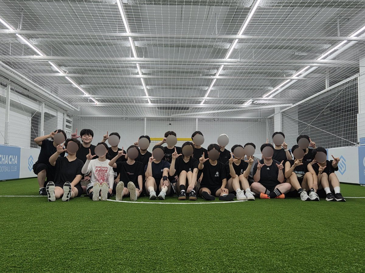 0308myone's tweet photo. 꽉 껴요 레즈 풋살⚽️🏃‍♂️
뒷풀이 점심+카페
#디폴트 #ofsw #비혼여성의_일상 https://t.co/tGK5pJFfIt