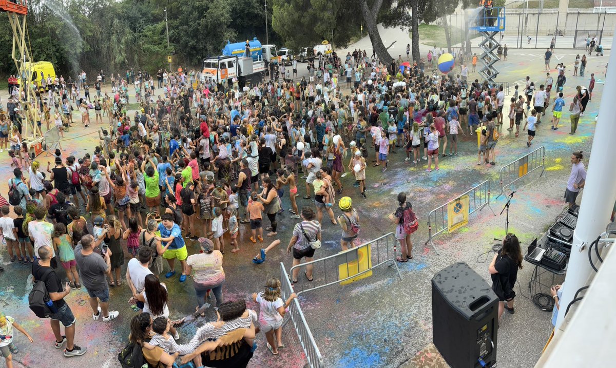 Projecte Mexclat (@projectemexclat) on Twitter photo 900 persones participen a una nova edició de la #HoliFM organitzada per la nostra entitat i el #Correaigua de <a href="/PcLaGarriga/">Protecció Civil la Garriga</a> !
Dos activitats que es consoliden a la #FestaMajorLG
I atents… avui no et perdis el #Queez el trivial per equips de #laGarriga!
👉🏻 20.30h Can Luna! 900 persones participen a una nova edició de la #HoliFM organitzada per la nostra entitat i el #Correaigua de <a href="/PcLaGarriga/">Protecció Civil la Garriga</a> !
Dos activitats que es consoliden a la #FestaMajorLG
I atents… avui no et perdis el #Queez el trivial per equips de #laGarriga!
👉🏻 20.30h Can Luna!