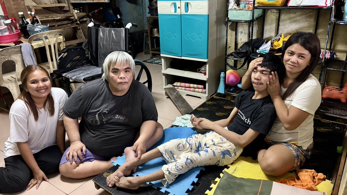 PlushiesForHope's tweet image. Some good news ❤️ Tatay Obet finally received his own wheelchair! 

Since birth, he’s been struggling — unable to walk, unable to move around on his own, and fully dependent on others just to get through the day.

When he came reached out to us, he only had one simple request: a…