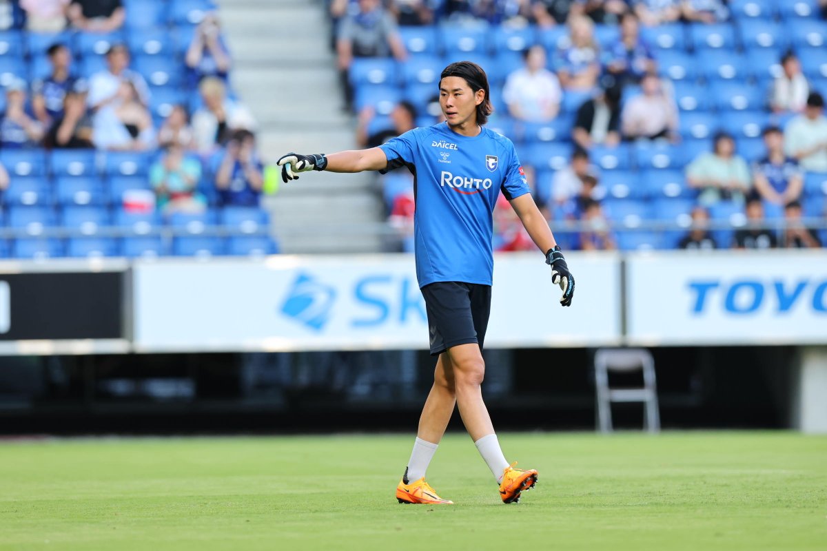 GK #荒木琉偉 選手、#張奥林 選手がピッチに登場⚽ 試合を観るなら