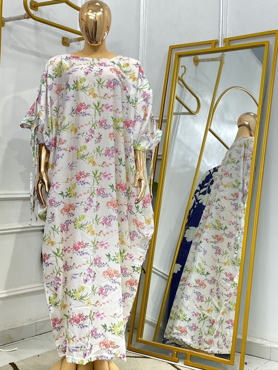 HauwaLau's tweet photo. I beg you in the name of God don’t pass without retweeting my hustle please 🥺🙏🏽

Bubu gown 🔥🔥🔥

Free size 

N8,500each  

Location: Kano 

WhatsApp: 09125182179 https://t.co/Ti9ppyJ6m1