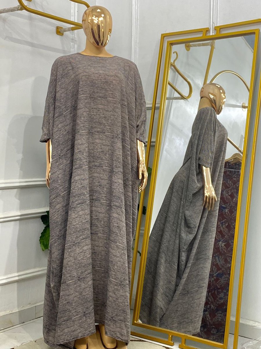 HauwaLau's tweet photo. I beg you in the name of God don’t pass without retweeting my hustle please 🥺🙏🏽

Bubu gown 🔥🔥🔥

Free size 

N8,500each  

Location: Kano 

WhatsApp: 09125182179 https://t.co/Ti9ppyJ6m1
