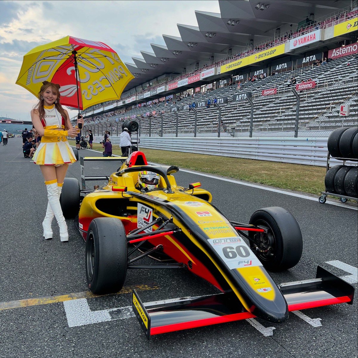 petroplanjapan's tweet photo. FIA-F4 #60号車
グリッド🏁
熊谷憲太選手🏎️

#formula4 #petronas #ペトロナス #モータースポーツ #レース #motorsport #OTG #racingdriver #racingcar #formulacar #formulafour #racingcars #carracing #RA #RQ #レースクイーン #レースアンバサダー #レースクイーン写真部 https://t.co/5wUNtTxRyH