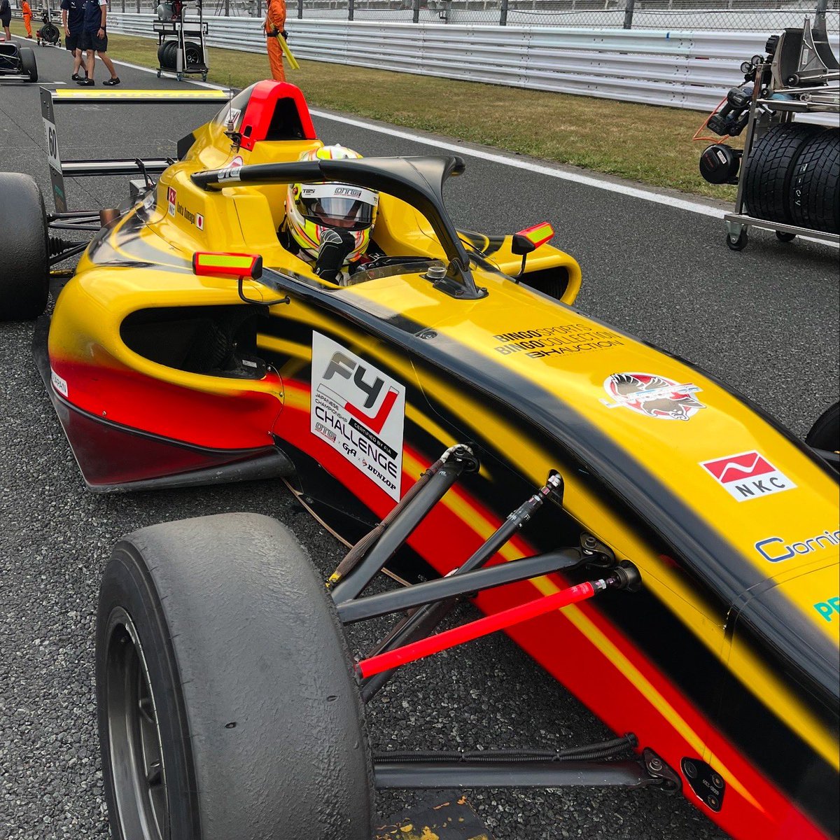 petroplanjapan's tweet photo. FIA-F4 #60号車
グリッド🏁
熊谷憲太選手🏎️

#formula4 #petronas #ペトロナス #モータースポーツ #レース #motorsport #OTG #racingdriver #racingcar #formulacar #formulafour #racingcars #carracing #RA #RQ #レースクイーン #レースアンバサダー #レースクイーン写真部 https://t.co/5wUNtTxRyH