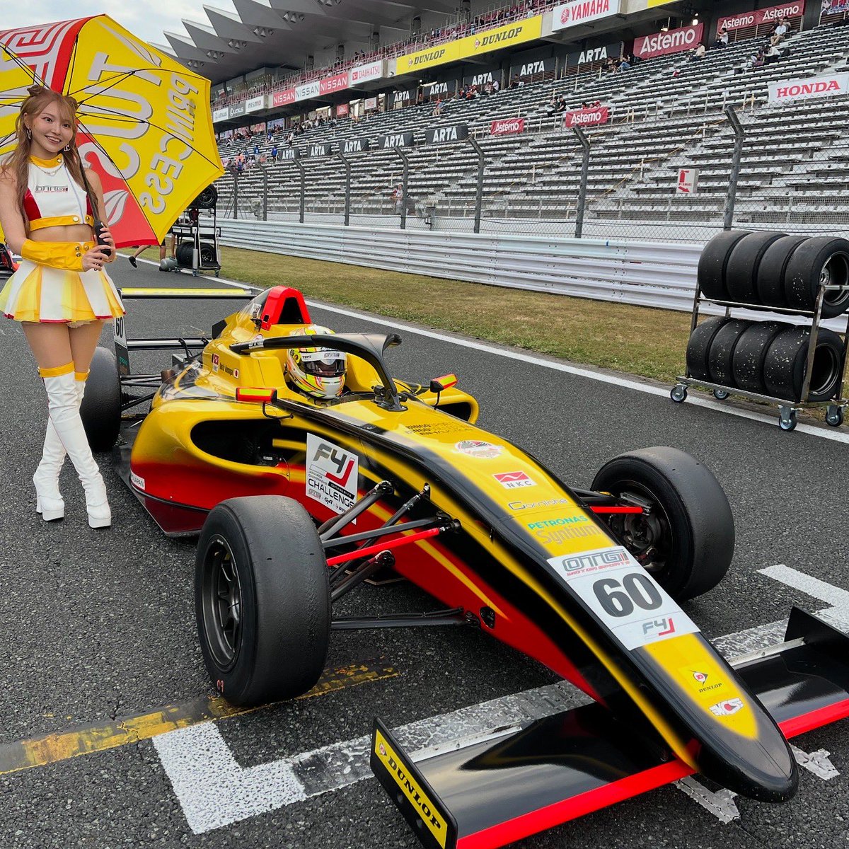 petroplanjapan's tweet photo. FIA-F4 #60号車
グリッド🏁
熊谷憲太選手🏎️

#formula4 #petronas #ペトロナス #モータースポーツ #レース #motorsport #OTG #racingdriver #racingcar #formulacar #formulafour #racingcars #carracing #RA #RQ #レースクイーン #レースアンバサダー #レースクイーン写真部 https://t.co/5wUNtTxRyH