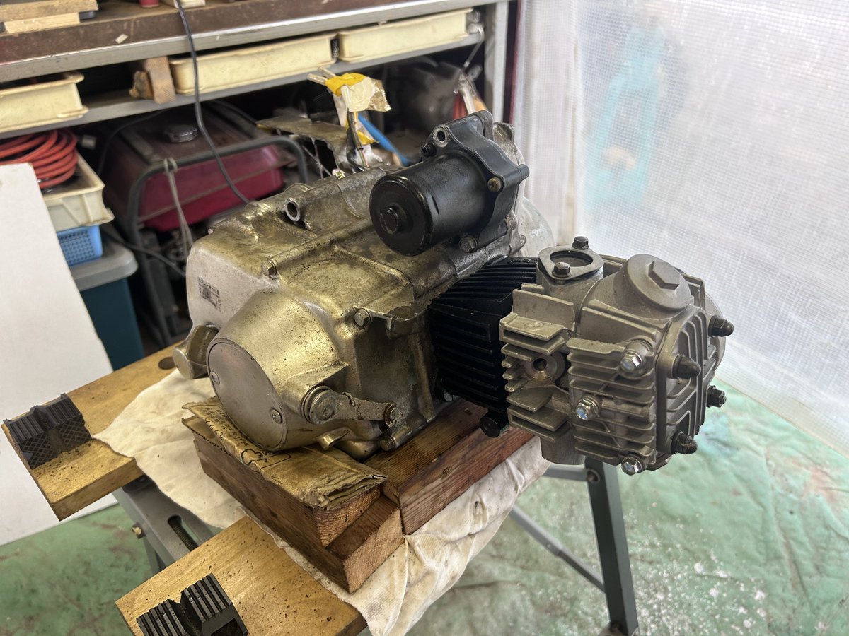 旭川の帰りに実家に寄ったら、親父がマグナ50のエンジン、ボアアップしてた