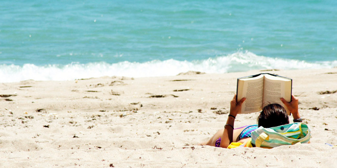 Nullus agenti dies longus est 
"Ningún día es largo para el que está ocupado"

Séneca