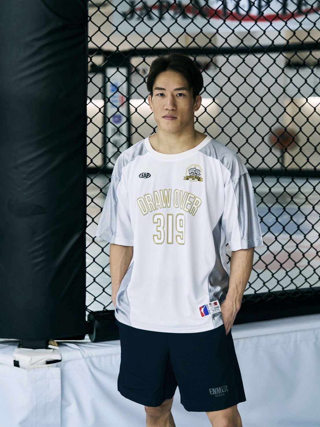 朝倉海サイン入りtシャツ 8699c55a5b67d9db469f17548ed08d