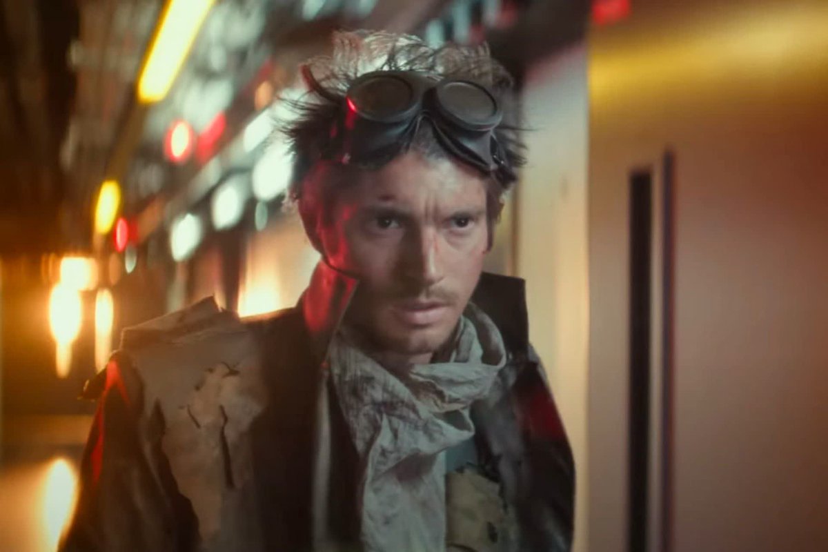 Le Visiteur du Futur sur France 2 : faut-il connaître la web-série pour voir le film ? journaldugeek.com/2025/08/02/le-…
