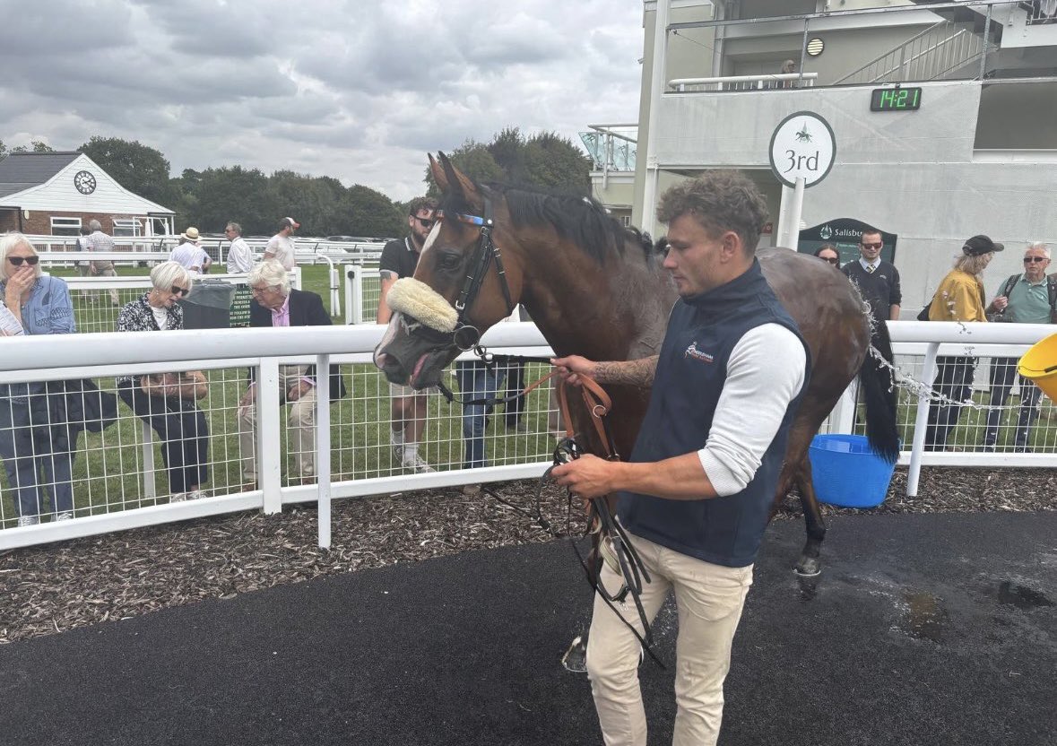 Kremlin Cottage Racing Club (@kremlincottage) on Twitter photo Good luck to our club runner today βMashaanβ <a href="/LingfieldPark/">Lingfield Park</a> <a href="/KremlinCottage/">Kremlin Cottage Racing Club</a> <a href="/ahaynesracing/">Alice Haynes Racing</a> ridden by Christian Howarth.
Best of luck to everyone π€π Good luck to our club runner today βMashaanβ <a href="/LingfieldPark/">Lingfield Park</a> <a href="/KremlinCottage/">Kremlin Cottage Racing Club</a> <a href="/ahaynesracing/">Alice Haynes Racing</a> ridden by Christian Howarth.
Best of luck to everyone π€π