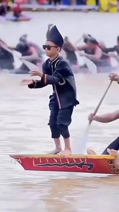 StarPlatinum_'s tweet image. Do you remember Hawk Tuah Girl?

Now it’s Boat Kid.

The kid who went viral for dancing on a boat is launching his own memecoin.

Private sale already happening and launch set for Monday.

If you buy this you deserve the crime.