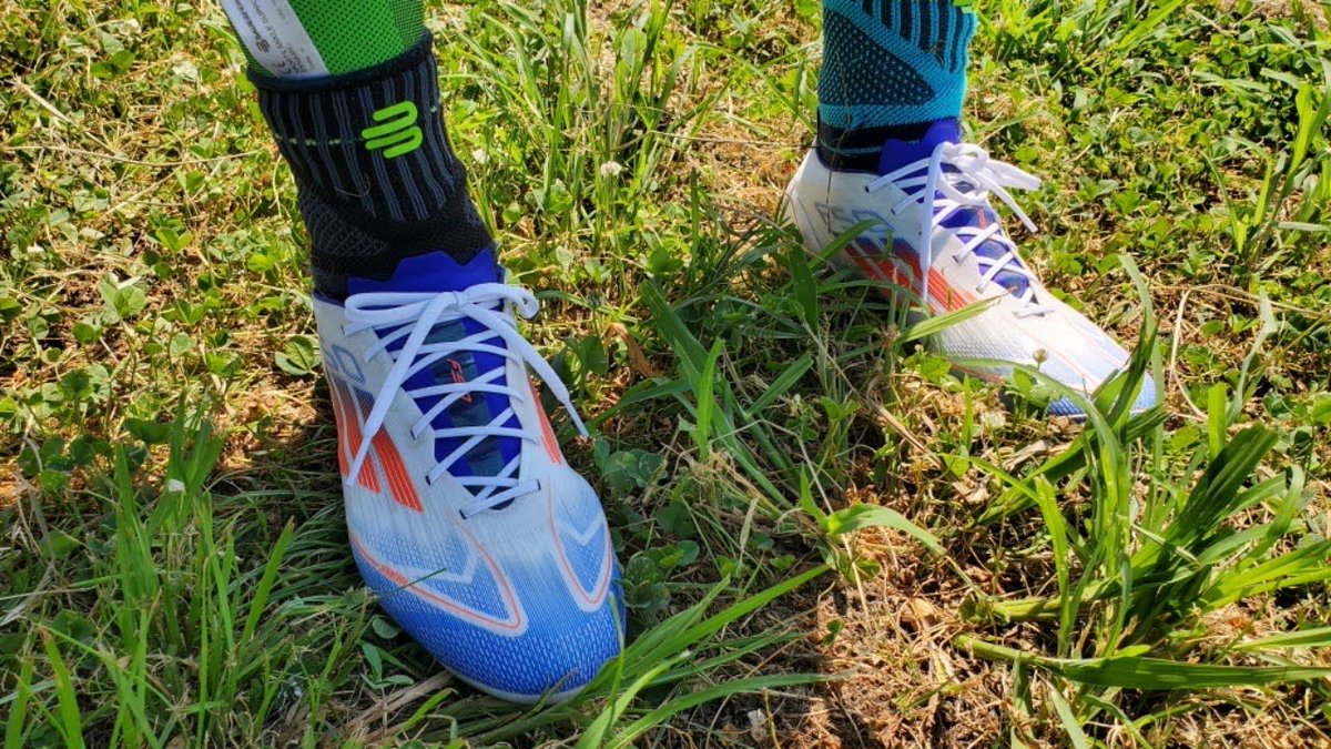 0014blog's tweet image. #bauerfeind アンクルサポーターもおススメ
ダイナミックなら、かなり薄いのでフィット感も変えにくいです

ちなみに生地が挟まることで、靴擦れしにくくなったりフィット感上がることもあります。
ケースバイケースですけど…