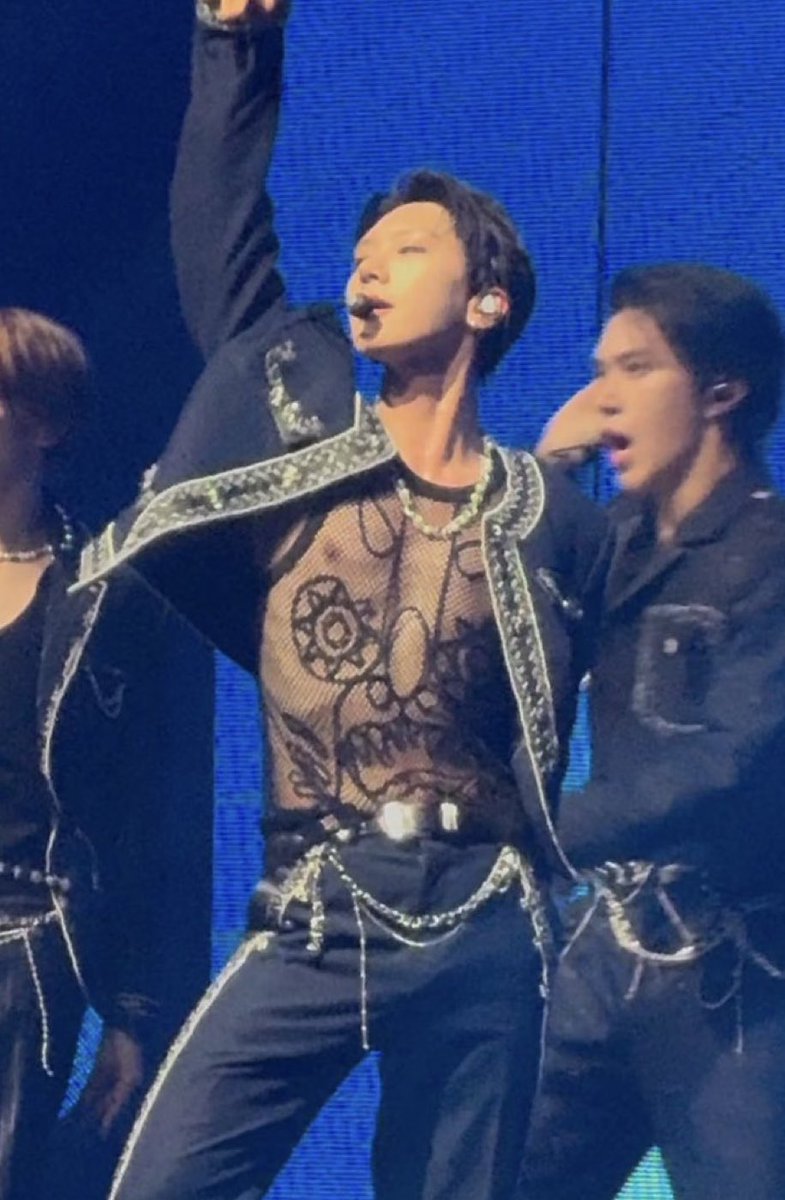 ไอ้เหี้ยๆๆๆๆๆ ชุดตาข่ายลายเว่อมาก เซ็กซี่มาก จะบ้าๆๆๆๆๆๆๆ ㅠㅠ