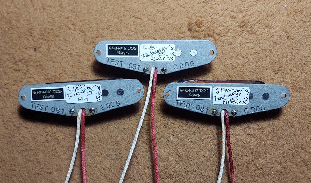 einunikohada666's tweet image. Tomo Fujita Signature Funkmaster ST底面。

#トモ藤田
#tomofujita
#funkmaster
#tomojustfunky
#strat
#stratocaster